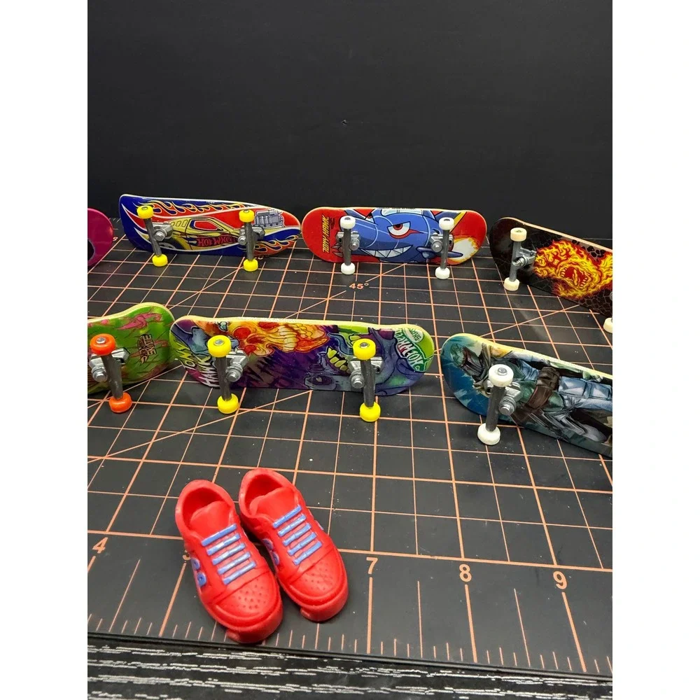 Hot Wheels Tony Hawk Star Wars Fingerboard Lot of 7 with Finger Shoes Tech Deck